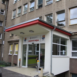 Zväčšiť fotografiu - Klienti dubnického css ave sa dočasne presťahujú do považskobystrickej nemocnice - 1