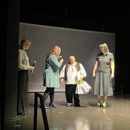 Zväčšiť fotografiu - Klienti sa tešia z úspechov i vynovených priestorov