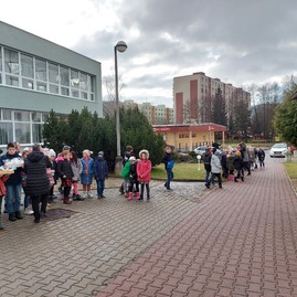 Zväčšiť fotografiu - Klientov považskobystrického centra sociálnych služieb potešil vianočný program detí - 20211217_095132
