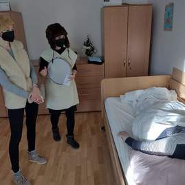 Zväčšiť fotografiu - Klientov rozveselili betlehemci - CSS Bystričan_Betelehemci 2021 (7)