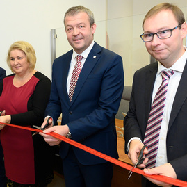 Zväčšiť fotografiu - Klientske centrum pôsobí na župnom úrade už viac ako tri roky - 20191202_TSK_vianocne_trhy_046w