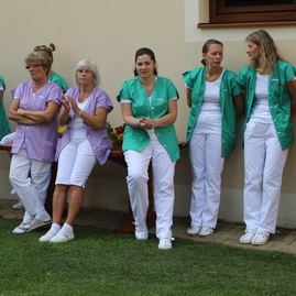 Koniec pracovného týždňa sa v zariadeniach sociálnych služieb v trenčianskom kraji niesol v duchu osláv a stretnutí s rodinami - IMG_2660