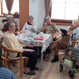 Zväčšiť fotografiu - Literatúra má moc potešiť duše seniorov i zdravotne znevýhodnených -