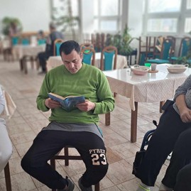 Zväčšiť fotografiu - Literatúra má moc potešiť duše seniorov i zdravotne znevýhodnených -