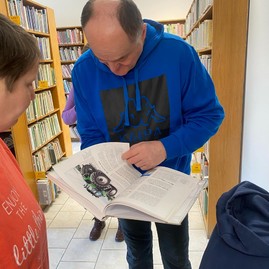 Zväčšiť fotografiu - Literatúra má moc potešiť duše seniorov i zdravotne znevýhodnených -