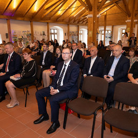 Zväčšiť fotografiu - Ocenenia za svoju prácu si prevzali aj pracovníci v sociálnych službách - 20220524_TSK_socialne_sluzby_011w