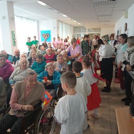 Zväčšiť fotografiu - Október v našich zariadeniach sociálnych služieb - css bystričan (2)