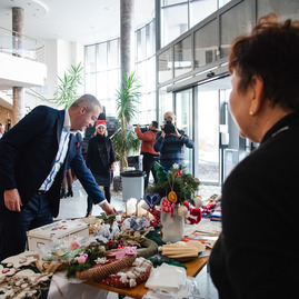 Zväčšiť fotografiu - Pozývame vás na vianočné trhovisko plné vôní a drobnôstok - TSK_viantrhy_pondelok_mini (33 of 50)