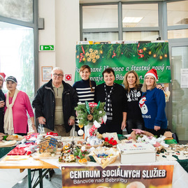 Zväčšiť fotografiu - Pozývame vás na vianočné trhovisko plné vôní a drobnôstok - TSK_viantrhy_pondelok_mini (49 of 50)