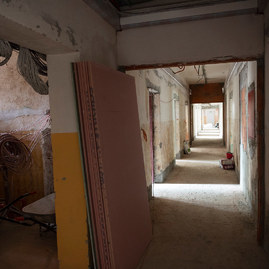 Zväčšiť fotografiu - Rekonštrukcia budovy centra sociálnych služieb ave pokračuje podľa plánu - 20200807_DCA_CSS_003w