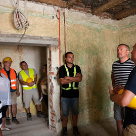 Zväčšiť fotografiu - Rekonštrukcia budovy centra sociálnych služieb ave pokračuje podľa plánu - 20200807_DCA_CSS_010w