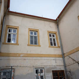 Zväčšiť fotografiu - Rekonštrukcia kaštieľa v zemianskom podhradí napreduje - 20220919_TSK_184w