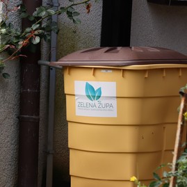 Zväčšiť fotografiu - Služby klientom poskytuje už štvrťstoročie - IMG_1637