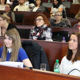 Takmer stovku odborných zamestnancov zariadení sociálnych služieb a špeciálnych škôl prilákal seminár na tému „autizmus“ - IMG_7497