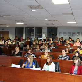 Takmer stovku odborných zamestnancov zariadení sociálnych služieb a špeciálnych škôl prilákal seminár na tému „autizmus“ - IMG_7513
