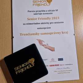 Zväčšiť fotografiu - Trenčianska župa získala ocenenie senior friendly - received_287801004142974