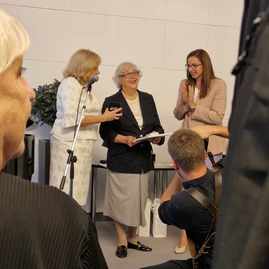 Zväčšiť fotografiu - Trenčianska župa získala ocenenie senior friendly - received_691015572953096