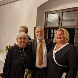 Zväčšiť fotografiu - Trenčianska župa získala ocenenie senior friendly - received_7998553086838501