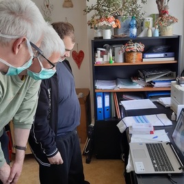Zväčšiť fotografiu - Trenčiansky župan rokoval online s riaditeľmi zariadení sociálnych služieb - DSS_Adamovske_Kochanovce__5_