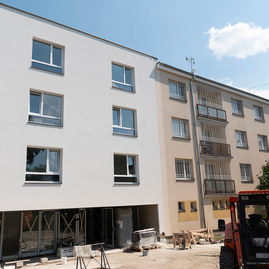 Zväčšiť fotografiu - Trenčiansky župan rokoval online s riaditeľmi zariadení sociálnych služieb - Rekonštrukcia budovy DSS - Nosice - Púchov - leto 2020