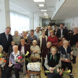 Úctu k starším preukázali klientom aj v css bystričan - m_DSCN1717