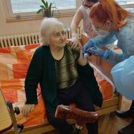 Zväčšiť fotografiu - V css – juh v trenčíne zaočkovali viac ako 100 klientov - rsz_img_20210223_083103