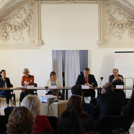 V trenčíne vzniklo prvé špecializované poradenské centrum svojho druhu pre ženy zažívajúce násilie - AZ_KONFERENCIA