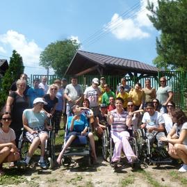 V záhrade domova sociálnych služieb púchov – nosice zasadili morušu na znak priateľstva - P1070841