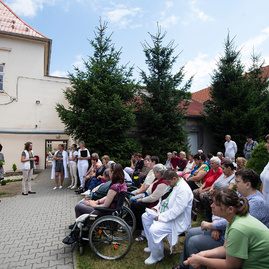 V zariadeniach sociálnych služieb župa odstraňuje fyzické bariéry, pri tých mentálnych pomáhajú psy, zajace a dokonca i pávy - 20180720_MY_ZP_PD_TSK_foto_Radovan_Stoklasa_107w