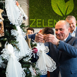 Zväčšiť fotografiu - Vianočné srdce trenčianskej župy otvorilo svoje brány - TSK_vianočné srdce_2024_mini (34 of 133)