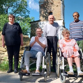 Zväčšiť fotografiu - Z letných zážitkov sa tešia aj klienti zariadení sociálnych služieb