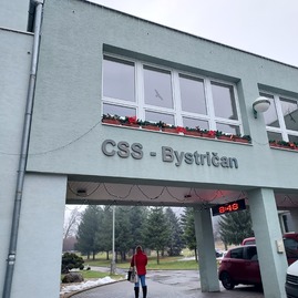 Zväčšiť fotografiu - Z vianočných darčekov od župných zamestnancov sa tešili seniori aj deti - 20211216_084807