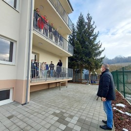 Zväčšiť fotografiu - Z vianočných darčekov od župných zamestnancov sa tešili seniori aj deti - 20211216_102020_1
