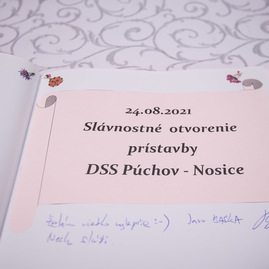 Zväčšiť fotografiu - Župa komplexne zrekonštruovala domov sociálnych služieb v nosiciach - DSS Púchov Nosice_strih pásky_prístavba_mini (10)