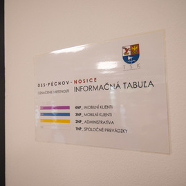 Zväčšiť fotografiu - Župa komplexne zrekonštruovala domov sociálnych služieb v nosiciach - DSS Púchov Nosice_strih pásky_prístavba_mini (12)