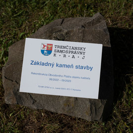 Zväčšiť fotografiu - Župa prinavrátila lesk aj kaštieľu v zemianskom podhradí - 20240409_TN_TSK_Stoklasa_001_119w