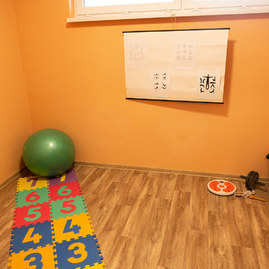 Zväčšiť fotografiu - Župa zrekonštruovala budovu špecializovaného zariadenia pre deti s autizmom - 20200821_TSK_092w