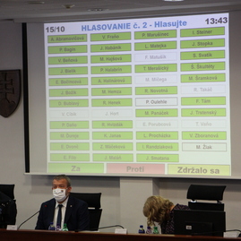 Zväčšiť fotografiu - Hospodárenie kraja v prvom polroku výrazne ovplyvnila koronakríza, na kompenzáciu výpadku dane z príjmov bude župa čerpať návratnú finančnú výpomoc - IMG_1764