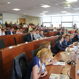 Ix. zasadnutie zastupiteľstva tsk: css – domino rozširuje sociálne služby pre deti s diagnózou autizmus, trenčianska soš stavebná sa mení na priemyslovku - IMG_0003
