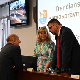 Zväčšiť fotografiu - Kraj chce získať financie na budovanie ďalšej športovej infraštruktúry, zapojí sa aj do cezhraničného projektu so zlínskym krajom - TSK_Zastupiteľstvo_10.3.2025_3