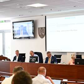 Zväčšiť fotografiu - Kraj žiada o financie z eurofondov na ďalšie projekty v oblasti školstva a dopravy - DSC_1802