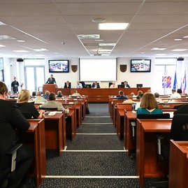 Zväčšiť fotografiu - Kraj žiada o financie z eurofondov na ďalšie projekty v oblasti školstva a dopravy - DSC_1848
