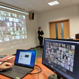 Zväčšiť fotografiu - Krajské zastupiteľstvo po prvýkrát v histórii rokovalo formou videokonferencie - IMG_20200427_130812