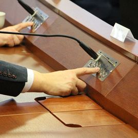 Zväčšiť fotografiu - Krajský parlament rokoval v tomto roku po prvýkrát, programu dominovalo riešenie prebytočného majetku župy - IMG_5099