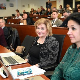 Zväčšiť fotografiu - Krajský parlament sa venoval téme župných nemocníc, ale aj projektom, ktoré chce kraj realizovať za pomoci eurofondov - 