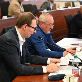 Zväčšiť fotografiu - Krajský parlament sa venoval téme župných nemocníc, ale aj projektom, ktoré chce kraj realizovať za pomoci eurofondov - 