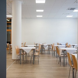 Zväčšiť fotografiu - Na júlovom rokovaní poslanci prebrali školské témy, projekty, ktoré sa uchádzajú o externé zdroje, aj grantový program trenčín 2026