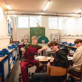 Zväčšiť fotografiu - Na júlovom rokovaní poslanci prebrali školské témy, projekty, ktoré sa uchádzajú o externé zdroje, aj grantový program trenčín 2026