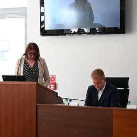 Zväčšiť fotografiu - Poslanci schválili 1. zmenu rozpočtu, najviac financií pôjde do oblasti zdravotníctva - DSC_8063