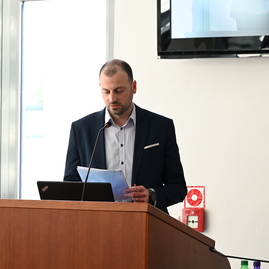 Zväčšiť fotografiu - Poslanci schválili 1. zmenu rozpočtu, najviac financií pôjde do oblasti zdravotníctva - DSC_8065